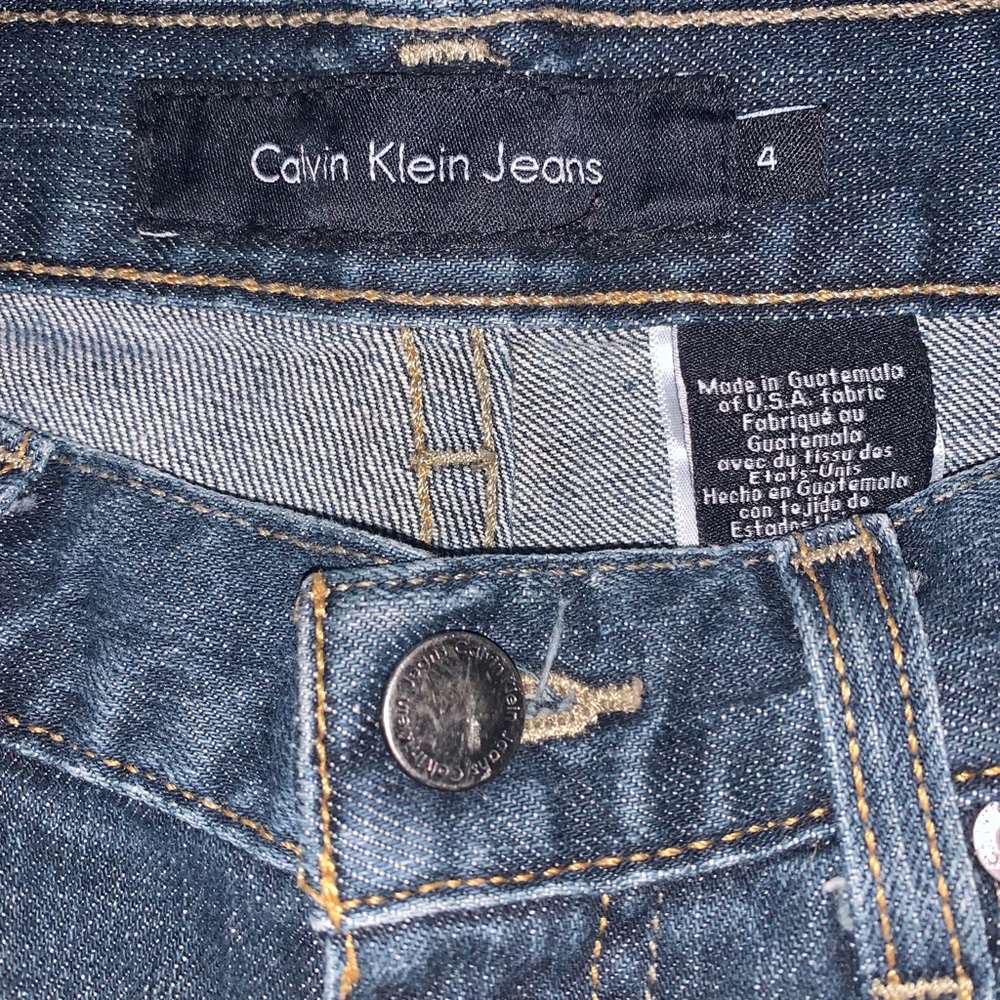 Calvin Klein Jeans Dark Wash, Flare Leg, Lady’s 4 - Picture 5 of 8